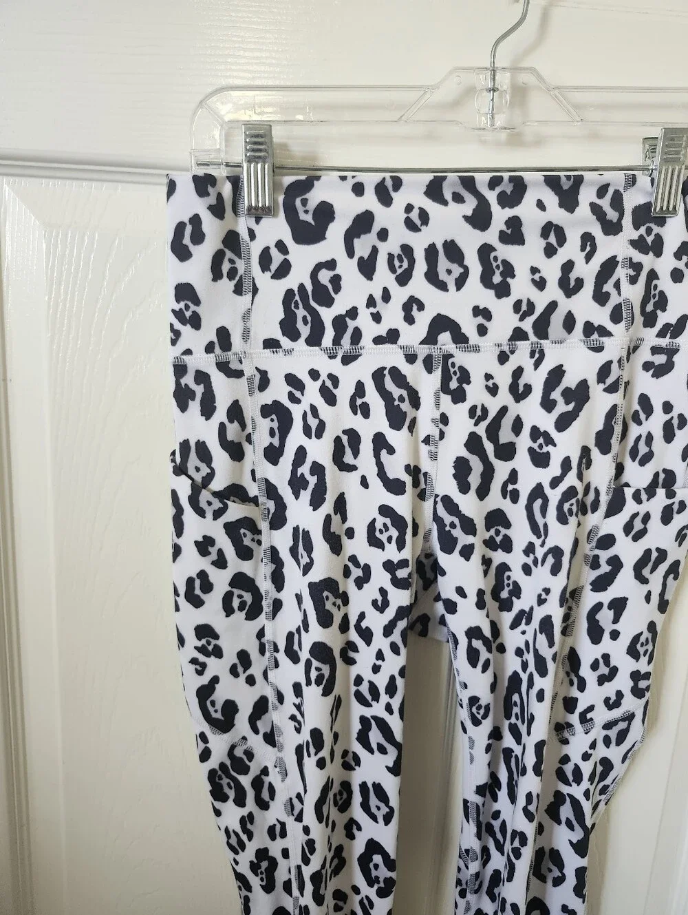Fabletics Oasis White Leopard Print Leggings - Black Spot Pattern
